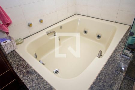 Apartamento à venda com 250m², 4 quartos e 2 vagasBanheiro da Suíte 1