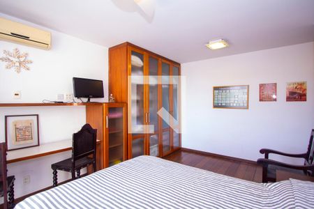 Apartamento à venda com 250m², 4 quartos e 2 vagasSuíte 2