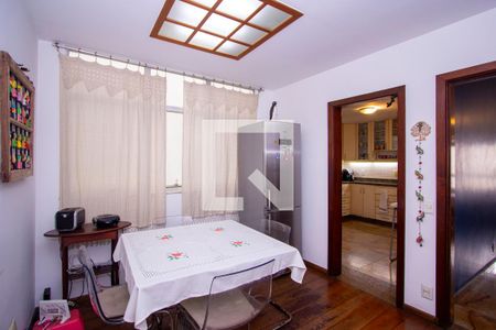 Apartamento à venda com 250m², 4 quartos e 2 vagasCopa