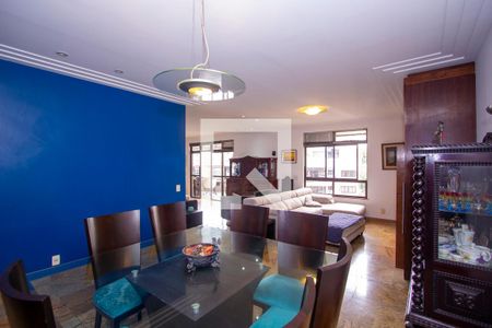 Sala de apartamento à venda com 4 quartos, 250m² em Ingá, Niterói