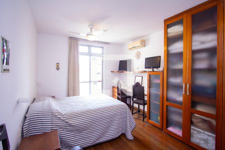 Apartamento à venda com 250m², 4 quartos e 2 vagasSuíte 2