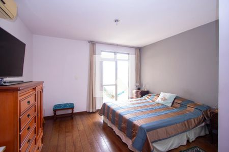 Apartamento à venda com 250m², 4 quartos e 2 vagasSuíte 1