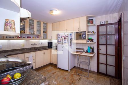 Apartamento à venda com 250m², 4 quartos e 2 vagasCozinha