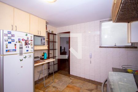 Apartamento à venda com 250m², 4 quartos e 2 vagasCozinha
