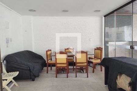 Apartamento à venda com 250m², 4 quartos e 2 vagasÁrea comum - Salão de festas