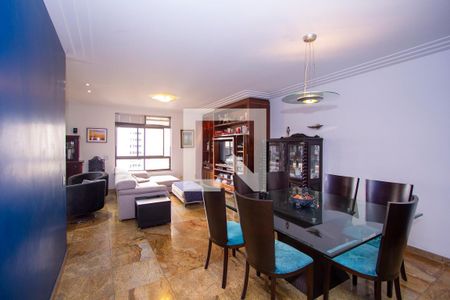 Sala de apartamento à venda com 4 quartos, 250m² em Ingá, Niterói