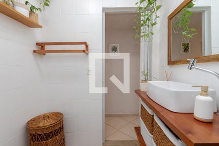 Casa à venda com 110m², 2 quartos e 1 vaga Casa à venda com 110m², 2 quartos e 1 vagaBanheiro