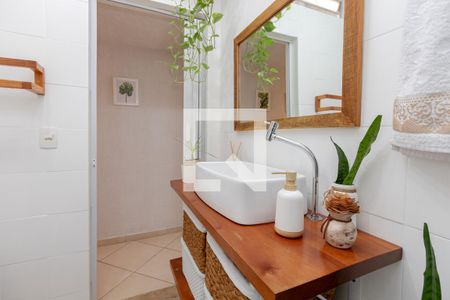 Casa à venda com 110m², 2 quartos e 1 vaga Casa à venda com 110m², 2 quartos e 1 vagaBanheiro