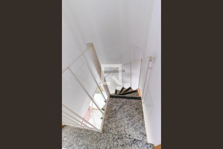 Apartamento à venda com 133m², 2 quartos e 2 vagasEscada