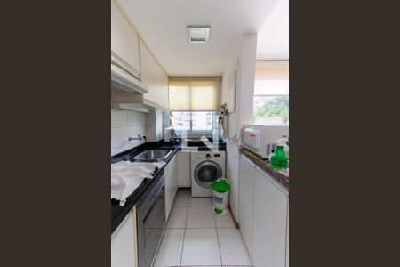 Apartamento à venda com 133m², 2 quartos e 2 vagasCozinha