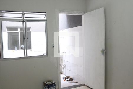 Quarto 2 de apartamento para alugar com 2 quartos, 45m² em Jardim Vitoria, Belo Horizonte