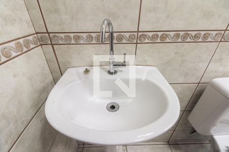 Casa à venda com 212m², 4 quartos e 3 vagas Casa à venda com 212m², 4 quartos e 3 vagasCasa 01 - Banheiro Social