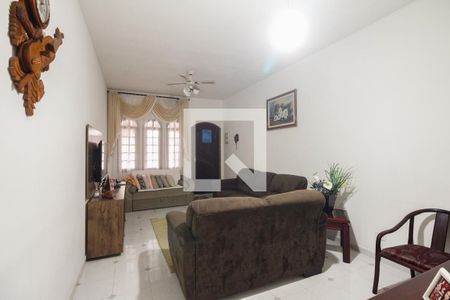 Casa à venda com 212m², 4 quartos e 3 vagas Casa à venda com 212m², 4 quartos e 3 vagasCasa 02 - Sala