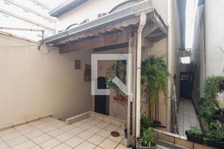 Casa à venda com 212m², 4 quartos e 3 vagas Casa à venda com 212m², 4 quartos e 3 vagasCasa 02 - Quintal