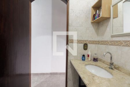 Casa à venda com 212m², 4 quartos e 3 vagas Casa à venda com 212m², 4 quartos e 3 vagasCasa 02 - Banheiro Social
