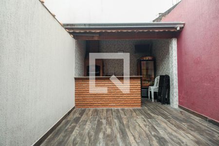 Casa à venda com 212m², 4 quartos e 3 vagas Casa à venda com 212m², 4 quartos e 3 vagasCasa 01 - Quintal e Churrasqueira