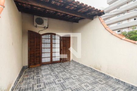 Casa à venda com 212m², 4 quartos e 3 vagas Casa à venda com 212m², 4 quartos e 3 vagasCasa 01 - Varanda Suíte