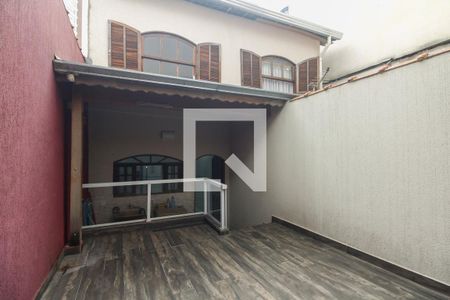 Casa à venda com 212m², 4 quartos e 3 vagas Casa à venda com 212m², 4 quartos e 3 vagasCasa 01 - Quintal e Churrasqueira