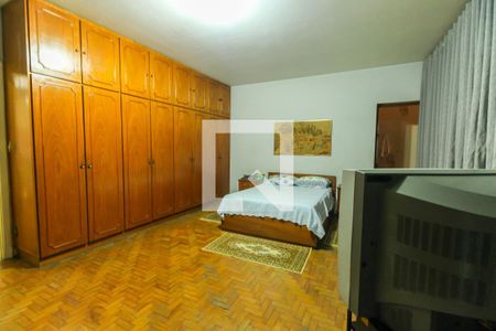 Casa para alugar com 320m², 3 quartos e 4 vagas Casa para alugar com 320m², 3 quartos e 4 vagasQuarto