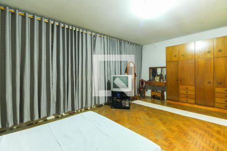 Casa para alugar com 320m², 3 quartos e 4 vagas Casa para alugar com 320m², 3 quartos e 4 vagasQuarto