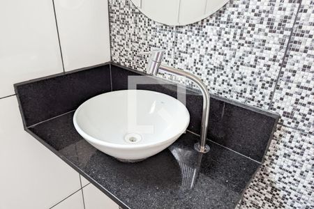 Apartamento à venda com 54m², 2 quartos e 1 vaga Apartamento à venda com 54m², 2 quartos e 1 vagaBanheiro