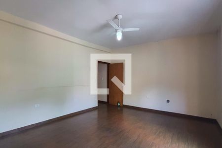 Casa à venda com 300m², 3 quartos e 1 vagaSuíte