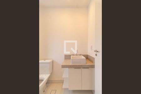 Banheiro  de apartamento para alugar com 1 quarto, 52m² em Vila Azevedo, São Paulo