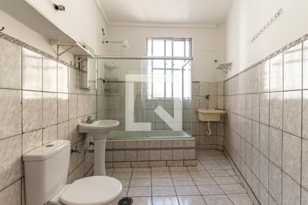 Banheiro de kitnet/studio para alugar com 1 quarto, 47m² em República, São Paulo