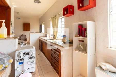 Casa à venda com 250m², 4 quartos e 2 vagasCozinha 