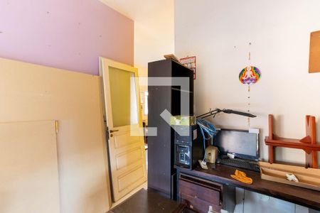 Casa à venda com 250m², 4 quartos e 2 vagasQuarto 