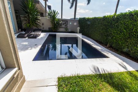 Casa de condomínio à venda com 550m², 5 quartos e 4 vagasPiscina