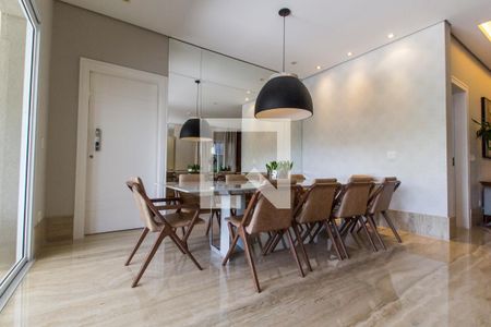 Casa de condomínio à venda com 550m², 5 quartos e 4 vagasSala de Jantar