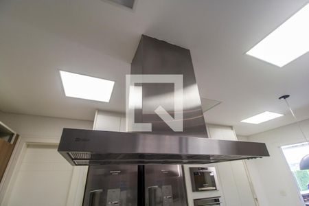 Casa de condomínio à venda com 550m², 5 quartos e 4 vagasDetalhe da cozinha