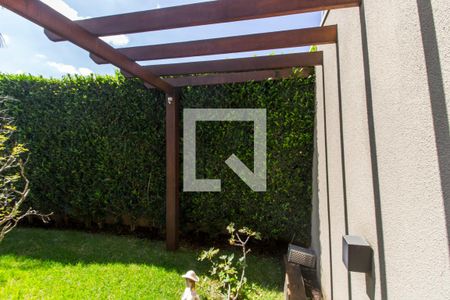 Casa de condomínio à venda com 550m², 5 quartos e 4 vagasQuintal