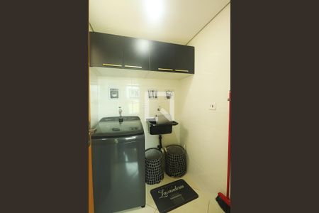 Casa de condomínio para alugar com 120m², 2 quartos e 1 vagaÁrea de Serviço