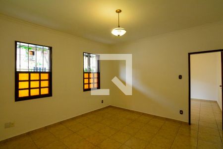 Sala de casa à venda com 3 quartos, 225m² em Nova Suíça, Belo Horizonte