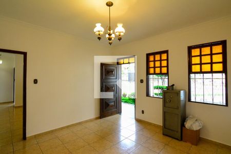 Sala de casa à venda com 3 quartos, 225m² em Nova Suíça, Belo Horizonte