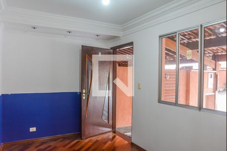 Casa de condomínio à venda com 112m², 3 quartos e 2 vagasSala