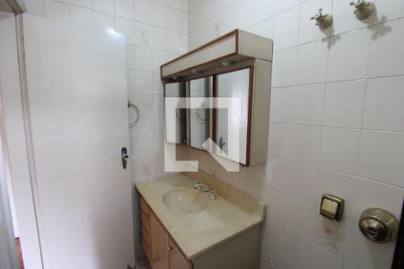 Casa à venda com 210m², 5 quartos e 2 vagasBanheiro 2