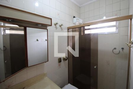 Casa à venda com 210m², 5 quartos e 2 vagasBanheiro 2