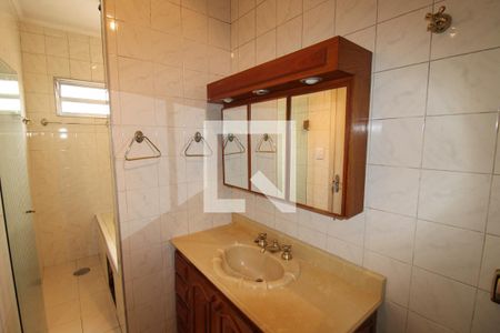 Casa à venda com 210m², 5 quartos e 2 vagasBanheiro 1