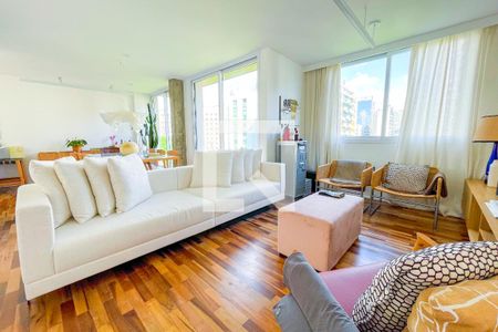 Sala de apartamento à venda com 2 quartos, 120m² em Jardins, São Paulo