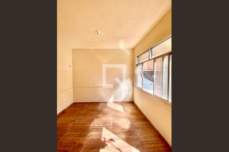 Sala de casa para alugar com 1 quarto, 40m² em Del Castilho, Rio de Janeiro