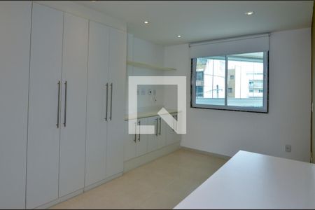 Suíte de apartamento para alugar com 3 quartos, 110m² em Recreio dos Bandeirantes, Rio de Janeiro