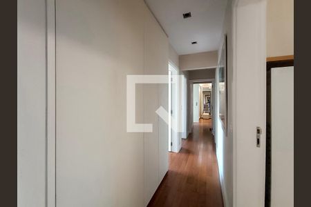 Apartamento à venda com 116m², 3 quartos e 1 vaga Apartamento à venda com 116m², 3 quartos e 1 vagaSala - Roupeiro
