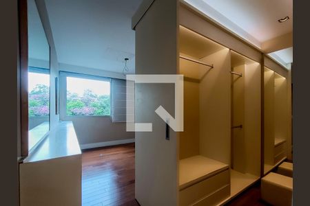 Apartamento à venda com 116m², 3 quartos e 1 vaga Apartamento à venda com 116m², 3 quartos e 1 vagaSuíte - Closet