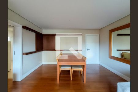 Apartamento à venda com 116m², 3 quartos e 1 vaga Apartamento à venda com 116m², 3 quartos e 1 vagaSala - Balcão articulado