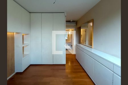 Apartamento à venda com 116m², 3 quartos e 1 vaga Apartamento à venda com 116m², 3 quartos e 1 vagaSuíte