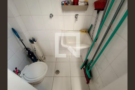 Apartamento à venda com 116m², 3 quartos e 1 vaga Apartamento à venda com 116m², 3 quartos e 1 vagaBanheiro de serviço