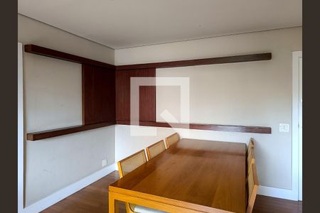 Apartamento à venda com 116m², 3 quartos e 1 vaga Apartamento à venda com 116m², 3 quartos e 1 vagaSala - Balcão articulado